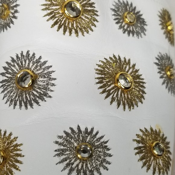 Stuart Weitzman White embroidered/ Rhinestone shoe - Picture 2 of 15